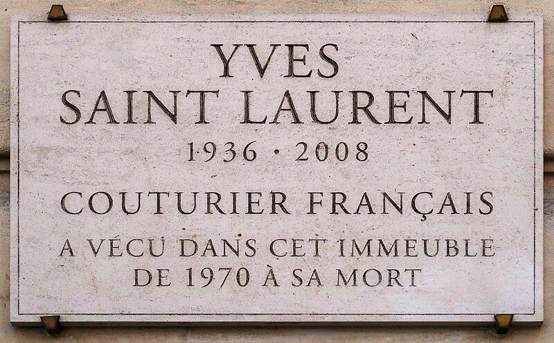 Plaque YSL à Paris