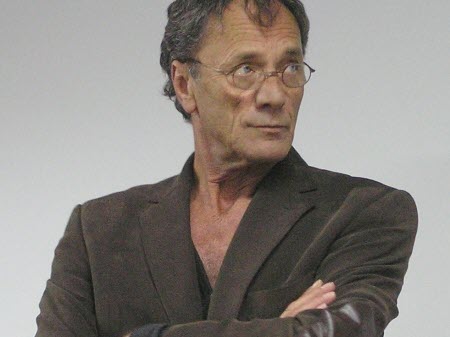 Mohammad Bakri, figure emblématique du cinéma et du théâtre palestiniens, est mort le 24 décembre 2025