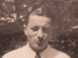 En ta mémoire cher grand-père, de la part de tes trois petits-enfants.