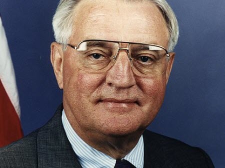 Le décès de l'homme d'État américain Walter Mondale