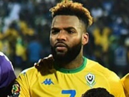 Aaron Boupendza, l'attaquant gabonais au parcours singulier, s’éteint à 28 ans en Chine