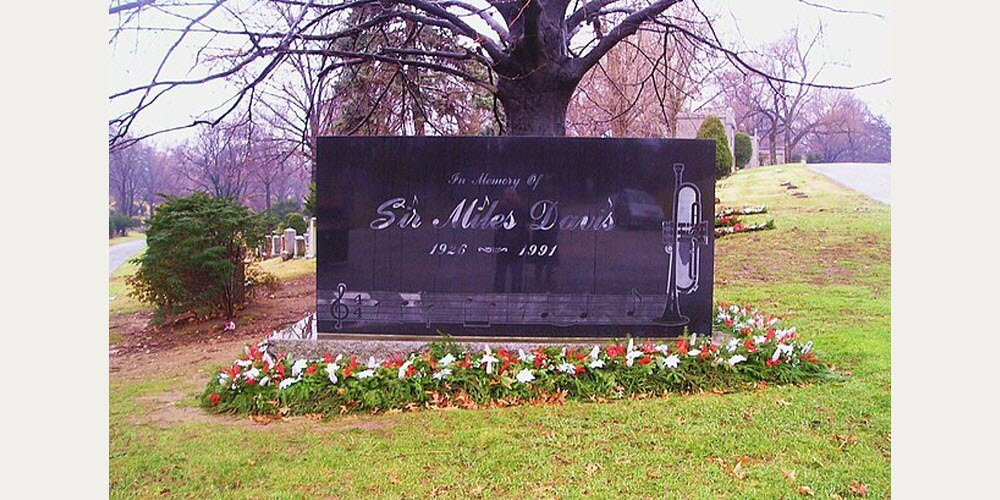 Miles Davis grave, via Wikimedia Commons