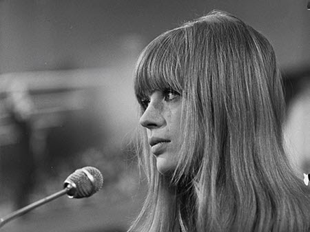 Il y a 1 an : Marianne Faithfull, icône du rock britannique, disparaissait à 78 ans le 30 janvier 2025