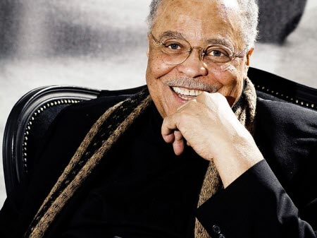 Adieu à James Earl Jones : la voix légendaire de Dark Vador et Mufasa s'éteint