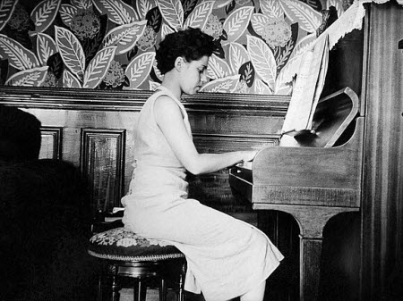 Colette Maze, pianiste centenaire, s'éteint à 109 ans après une carrière de 100 ans