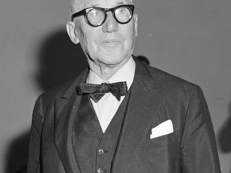 Le Corbusier est mort : la fin d'une ère architecturale et l'héritage d'un visionnaire