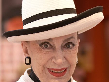 Hommage des miss France à Geneviève de Fontenay