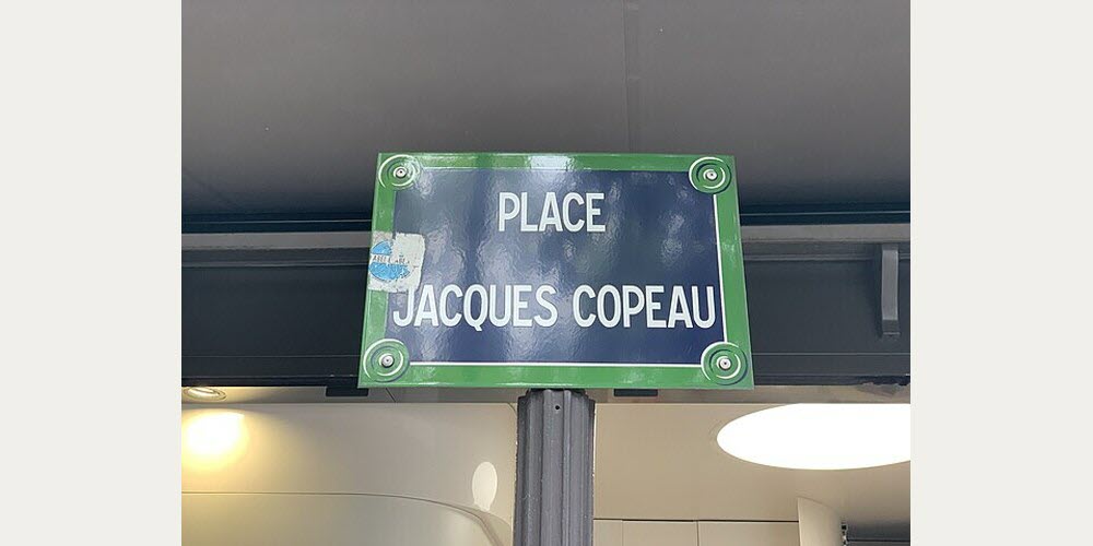 Plaque Place Jacques Copeau - Paris VI, via Wikimedia Commons