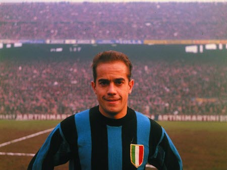 La légende du FC Barcelone Luis Suárez est mort à 88 ans le 9 juillet 2023