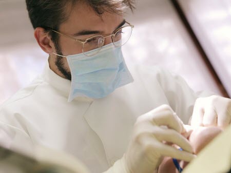 Qu’est-ce qu’un thanatopracteur ?