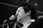 Marcel Mouloudji, chanteur, auteur-compositeur-interprète