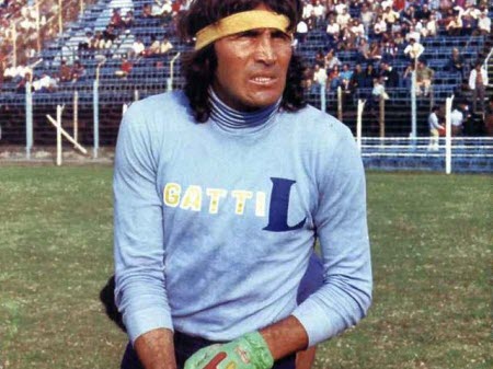 Hugo Orlando Gatti, le « Loco » de Boca Juniors, s’éteint à 80 ans après une vie de légende
