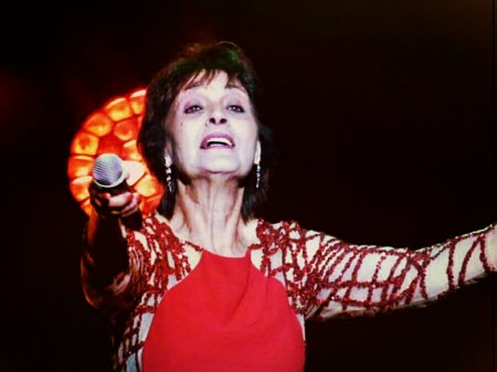 Linda de Suza, la chanteuse populaire, est décédée