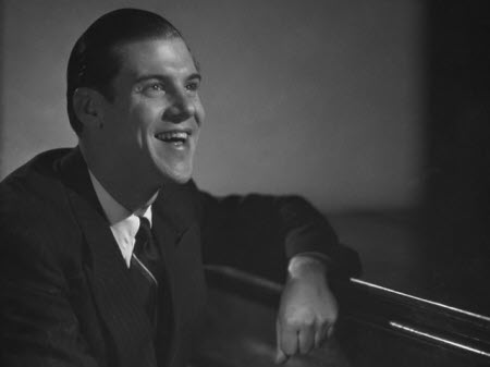 Johnny Hess, le chanteur suisse qui a fait swinguer la France, nous quittait à 67 ans