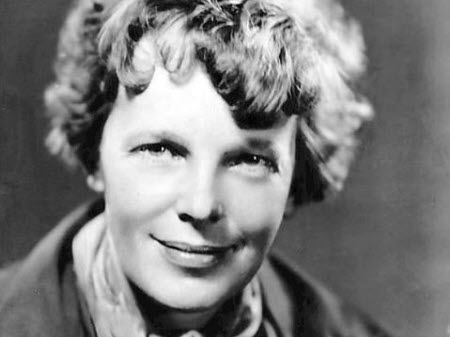Amelia Earhart, la première femme à avoir traversé l'océan Atlantique en avion est morte à 39 ans