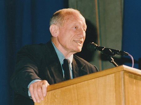 Le père de la volcanologie Haroun Tazieff est mort le 2 février 1998