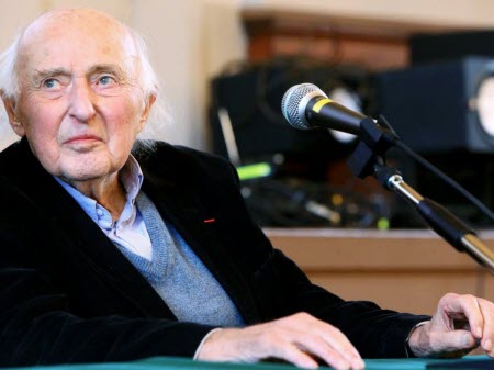 La mort d'un chirurgien et ancien déporté français Elie Buzyn