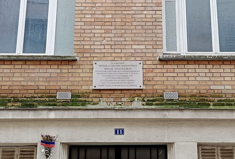 Plaque commémorative en hommage à Missak et Mélinée Manouchian au 11 rue de Plaisance à Paris
