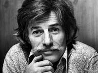 Jean Ferrat, la voix engagée qui résonne encore dans nos cœurs, aurait eu 95 ans le 26 décembre