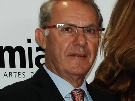 José Ángel de la Casa, la voix du football espagnol, s’éteint à 77 ans le 5 mai 2025