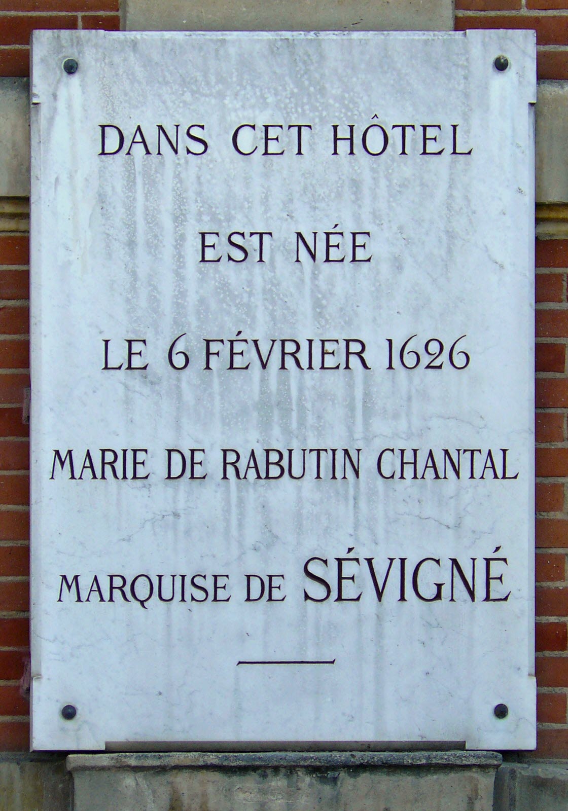 Siren-Com, CC BY-SA 3.0, via Wikimedia Commons