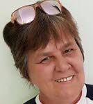 Mme Sandra Ursig