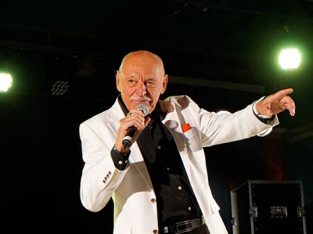 Le chanteur belge surnommé le grand jojo a lâché son micro le 1er décembre 2021 à l'âge de 85 ans