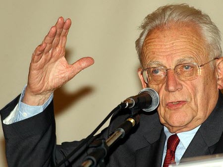 Le sociologue français Alain Touraine est parti le 9 juin 2023