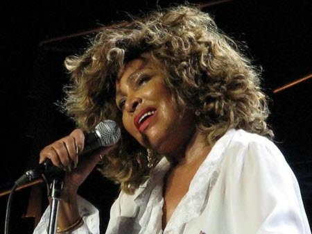 Le décès de l'incontournable chanteuse Tina Turner le 24 mai 2023