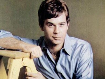 Lou Christie, voix de « Lightnin' Strikes » et icône pop des sixties, s’éteint à 82 ans