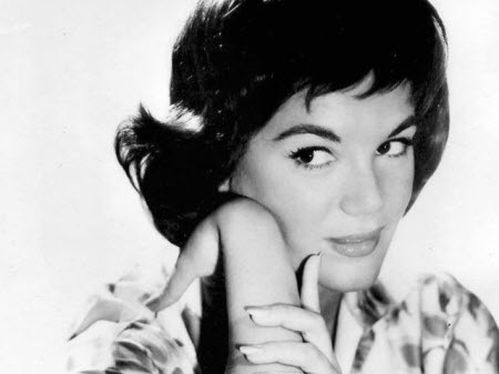 Connie Francis, légende de la pop des années 60, s’est éteinte à 87 ans en Floride