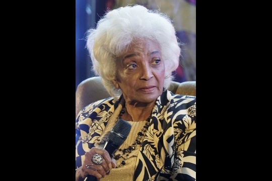 Nichelle Nichols. Photo Miguel Discart, CC BY-SA 2.0 <https://creativecommons.org/licenses/by-sa/2.0>, via Wikimedia Commons
