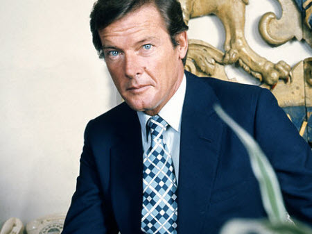 Roger Moore célèbre interprète de James Bond nous a quittés
