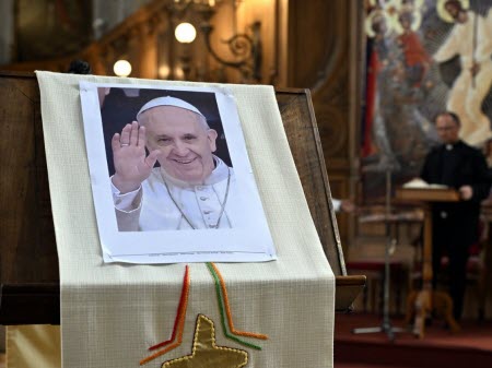 Le monde salue un guide spirituel : hommages internationaux au pape François