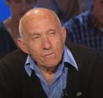 La mort de l'écrivain, scénariste et réalisateur français José Giovanni le 24 avril 2004