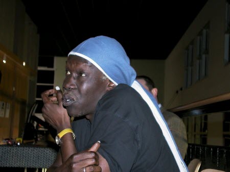 Geoffrey Oryema, la voix de l'exil africain, est parti à l'âge de 65 ans