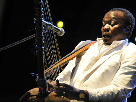 Le chanteur et musicien guinéen Mory Kanté est décédé à 70 ans
