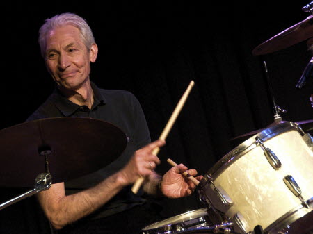 Le batteur des Stones Charlie Watts nous a quittés à l'âge de 80 ans