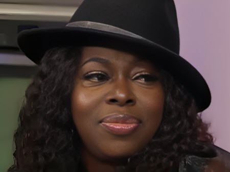 Angie Stone, chanteuse américaine de R&B et de soul, est décédée le 1ᵉʳ mars 2025 à l'âge de 63 ans