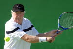 Fred Stolle, légende australienne du tennis, s'éteint à 86 ans le 5 mars 2025