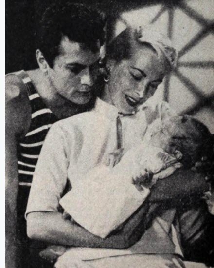 Tony Curtis, Janet Leigh, and daughter Kelly Curtis, via Wikimedia Commons